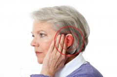 重庆耳科中医：经常戴耳机会患噪音性耳聋